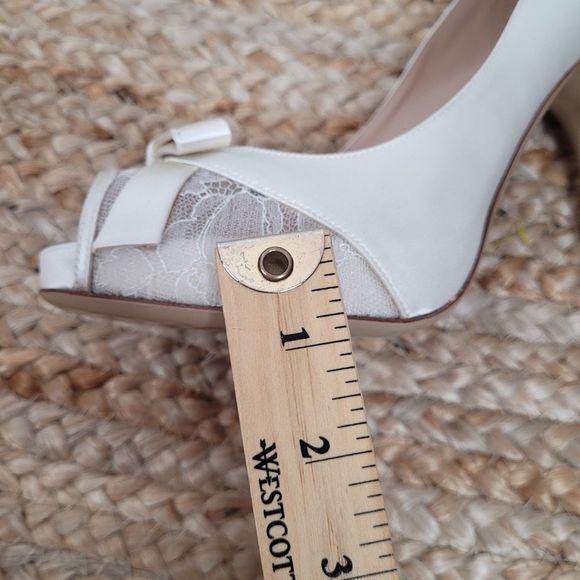 Valentino Ivory White Satin Lace Bow Platform Pump Open Toe Heels 41 - Picture 10 of 10